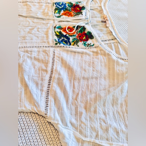 ANTHROPOLOGIE Under Skies Boho Embroidered White Women's Top w Tassels - Picture 8 of 13